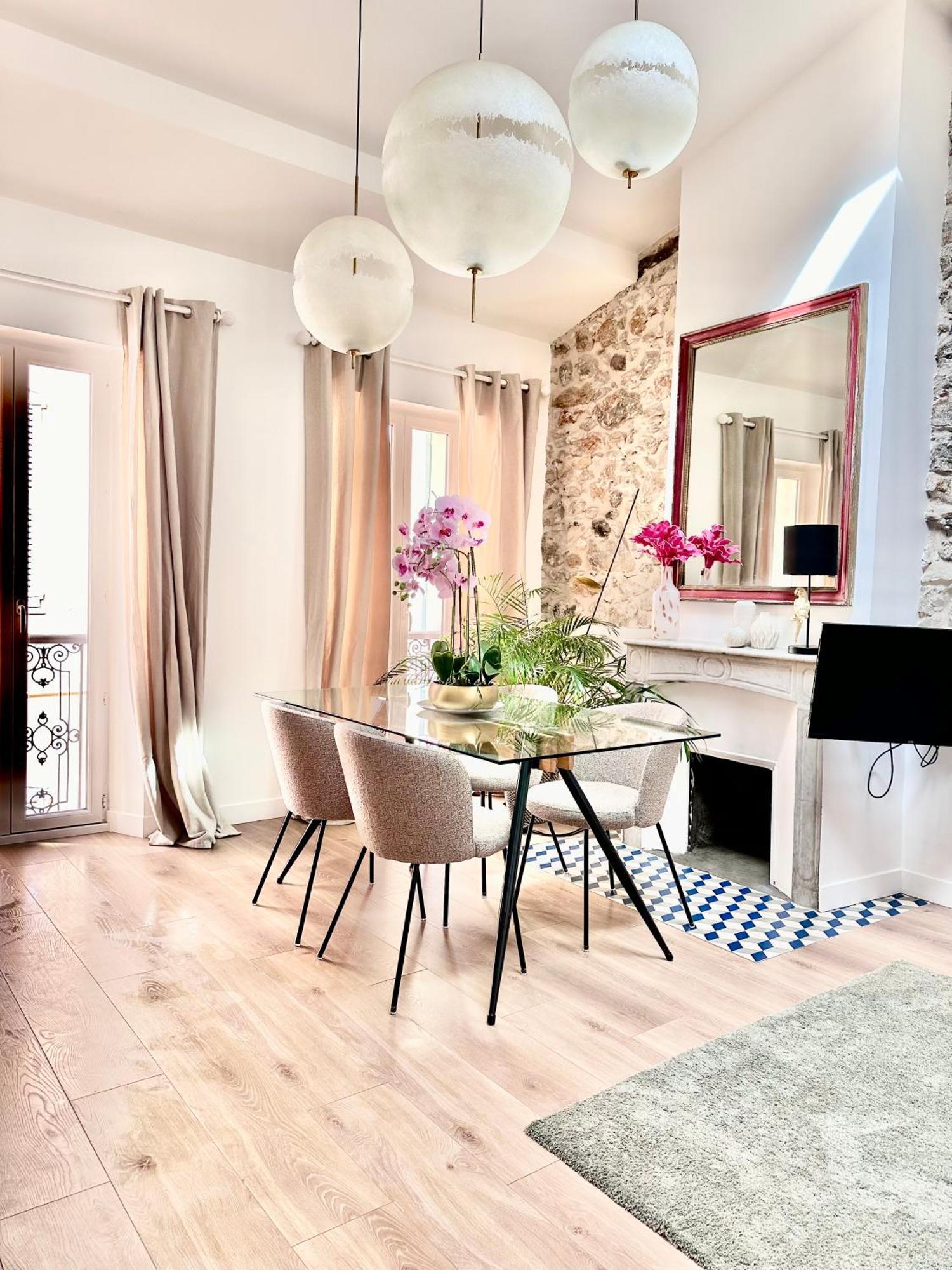 L Appartement De Manon, Centre Historique Du Vieil Antibes Luaran gambar